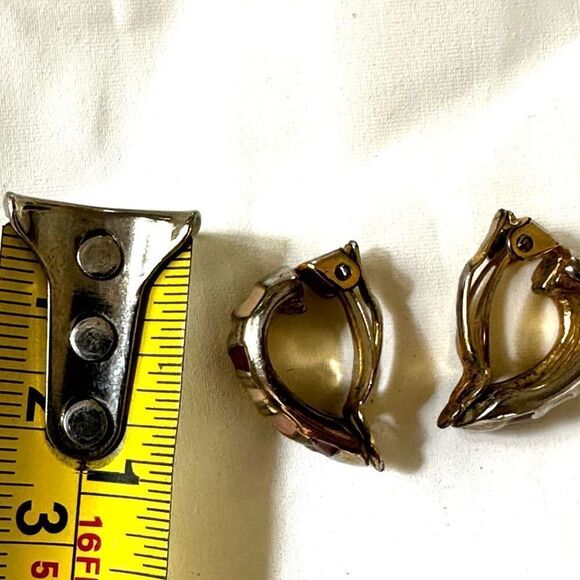 Gold tone and red clip on earrings - Picture 4 of 8